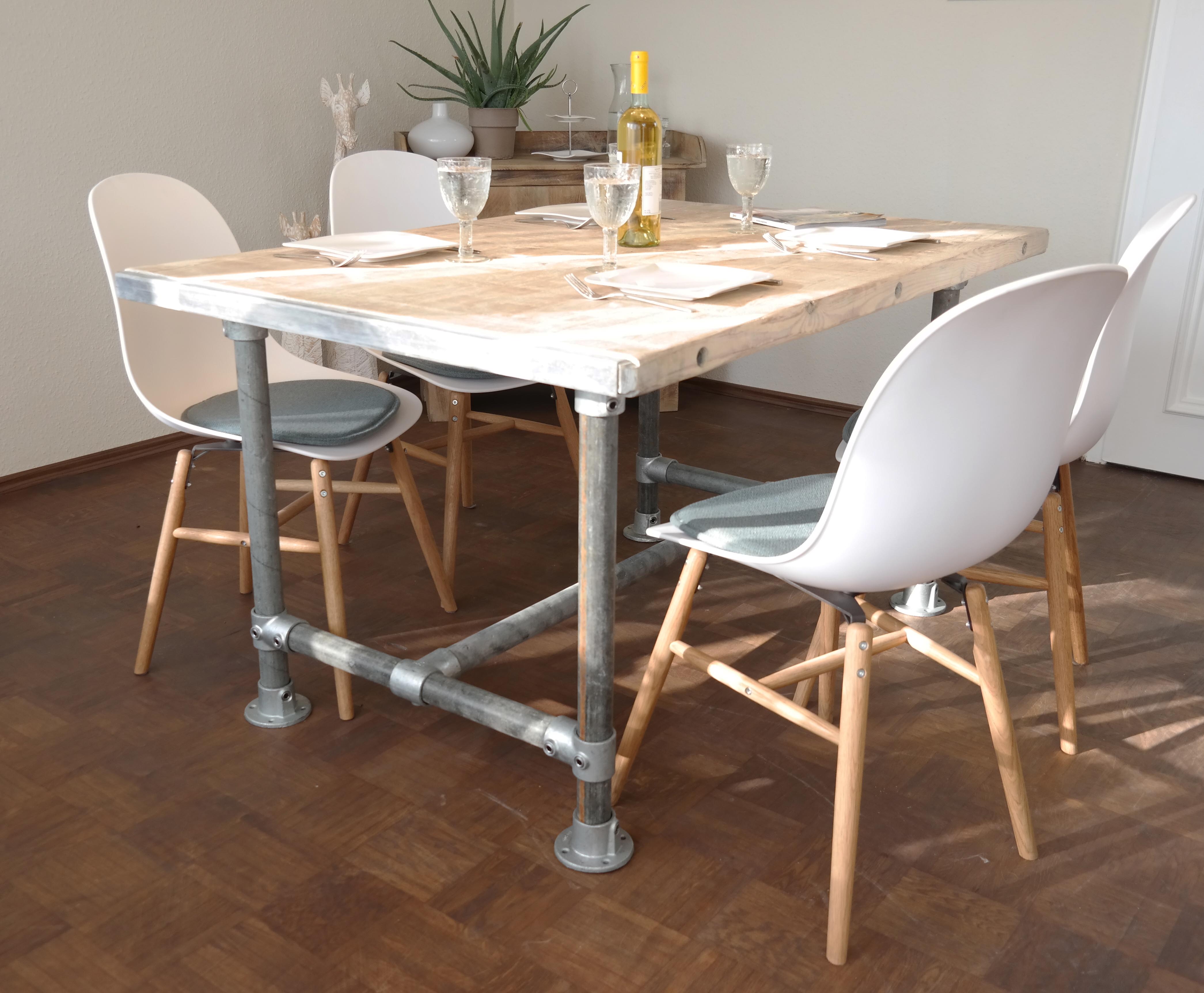 Tisch Industrie Stil Modell Paris 140x95 Massiv Modern Neu Gerüst Holz Esstisch Gartentisch